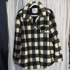 #101 Boundless North Cozy Checkered Teddy Jacket - Black and Cream